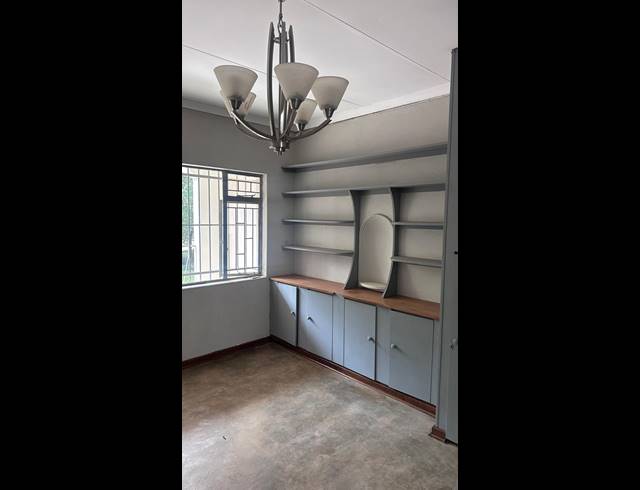 2 BEDROOM FLAT TO LET IN REFILWE